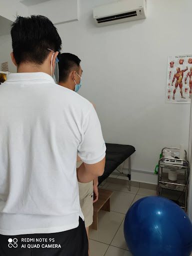 YK Natural Physio and Academy (M) Sdn Bhd / YK 物理治疗中心 （sport injuries, stroke, post-surgery rehabilitation centre)